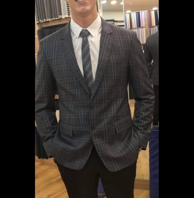 Custom Winter Coats in Khao Lak: Stay Stylish and Warm Wherever You Travel