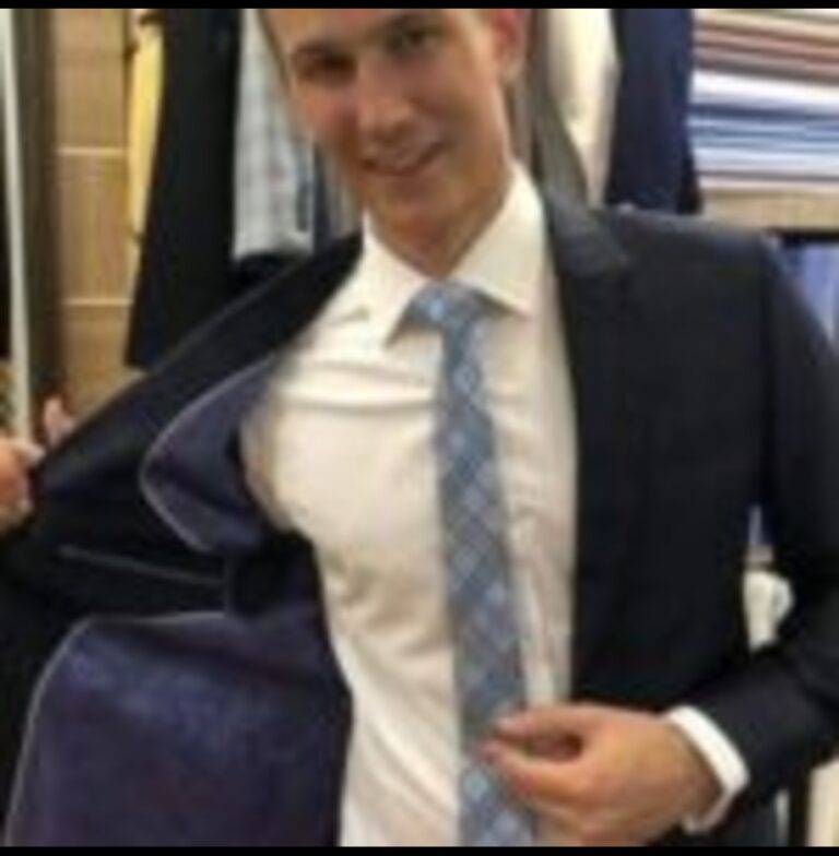 Bespoke Tailor in Khao Lak (Near Phuket) – Complete Guide for Tourists