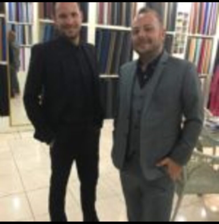 3 Mistakes Men Make While Buying Suits